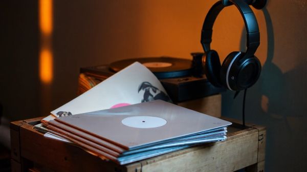 Les essentiels des vinyles tribe pour DJ et passionnés